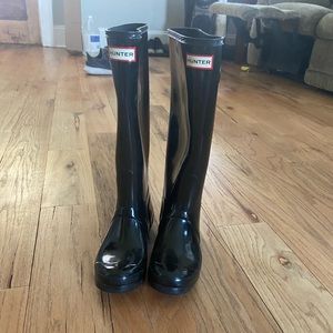 Women’s Hunter boots.